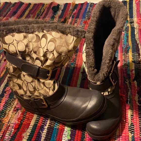 Coach Snow Boots - Picture 3 of 4